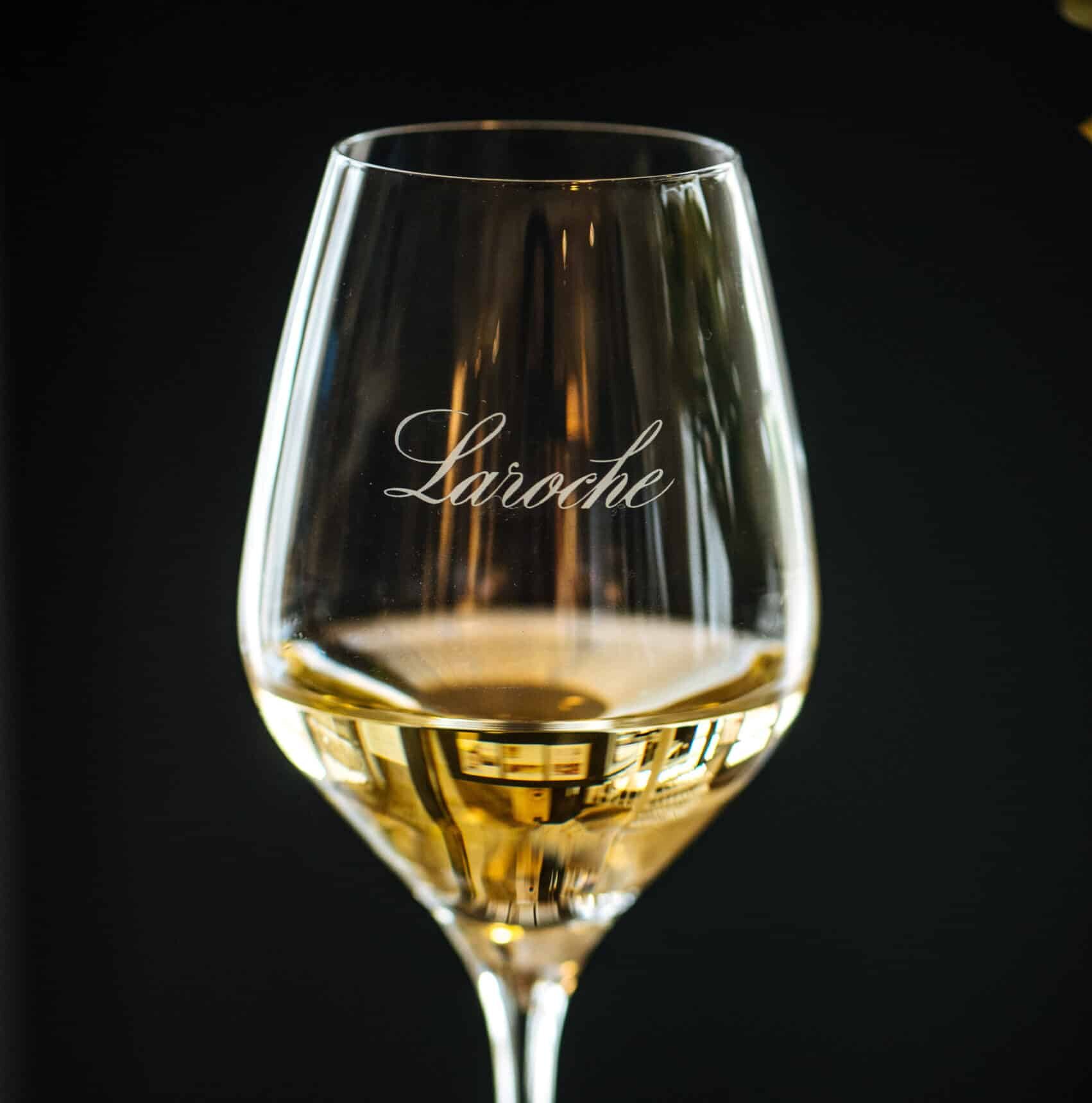 Dégustation Arts des sens, à la boutique Laroche, au cœur de Chablis, Bourgogne.